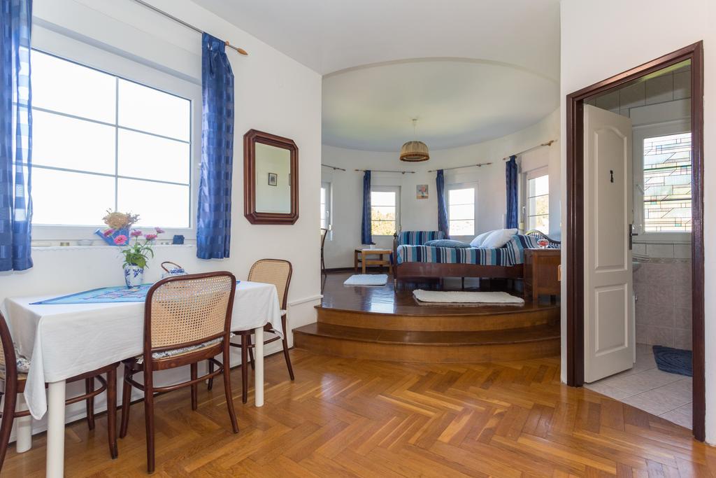 Villa Mirjana 로푸드 외부 사진